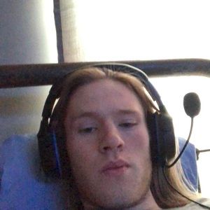 Meet your Posher, Derek